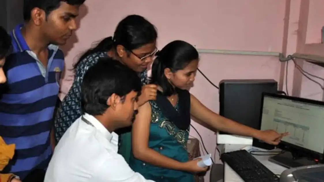 ದ್ವಿತೀಯ ಪಿಯುಸಿ ಫಲಿತಾಂಶ ಪ್ರಕಟ; ರಾಜ್ಯದಲ್ಲಿ  ಉಡುಪಿ ಪ್ರಥಮ ಸ್ಥಾನ  ಕರ್ನಾಟಕದಲ್ಲಿ 2026ರ ಸಾಲಿನ ದ್ವಿತೀಯ ಪಿಯುಸಿ ಪರೀಕ್ಷೆ ಫಲಿತಾಂಶವನ್ನು ಇಂದು (ಏಪ್ರಿಲ್‌ 9) ಗುರುವಾರ ಅಧಿಕೃತವಾಗಿ ಪ್ರಕಟ ಮಾಡಲಾಗಿದೆ. 