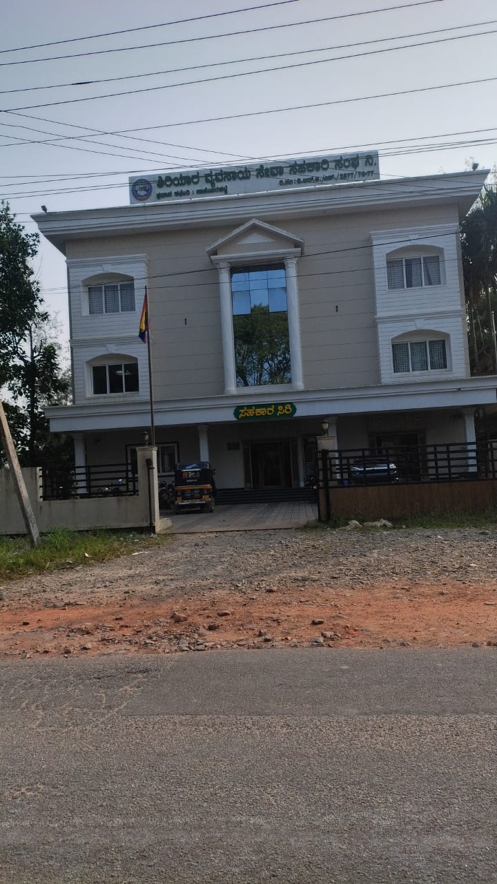 ಬ್ರೇಕಿಂಗ್ ನ್ಯೂಸ್   ಶಿರಿಯಾರ ವ್ಯವಸಾಯ ಸೇವಾ ಸಹಕಾರಿ ಬ್ಯಾಂಕ್ ಲಾಕರ್ ನಲ್ಲಿ ಇರುವ ಚಿನ್ನ ಕದ್ದು ಬ್ಯಾಂಕಿನ ಕ್ಲರ್ಕ್ ಎಸ್ಕೇಪ್..!?