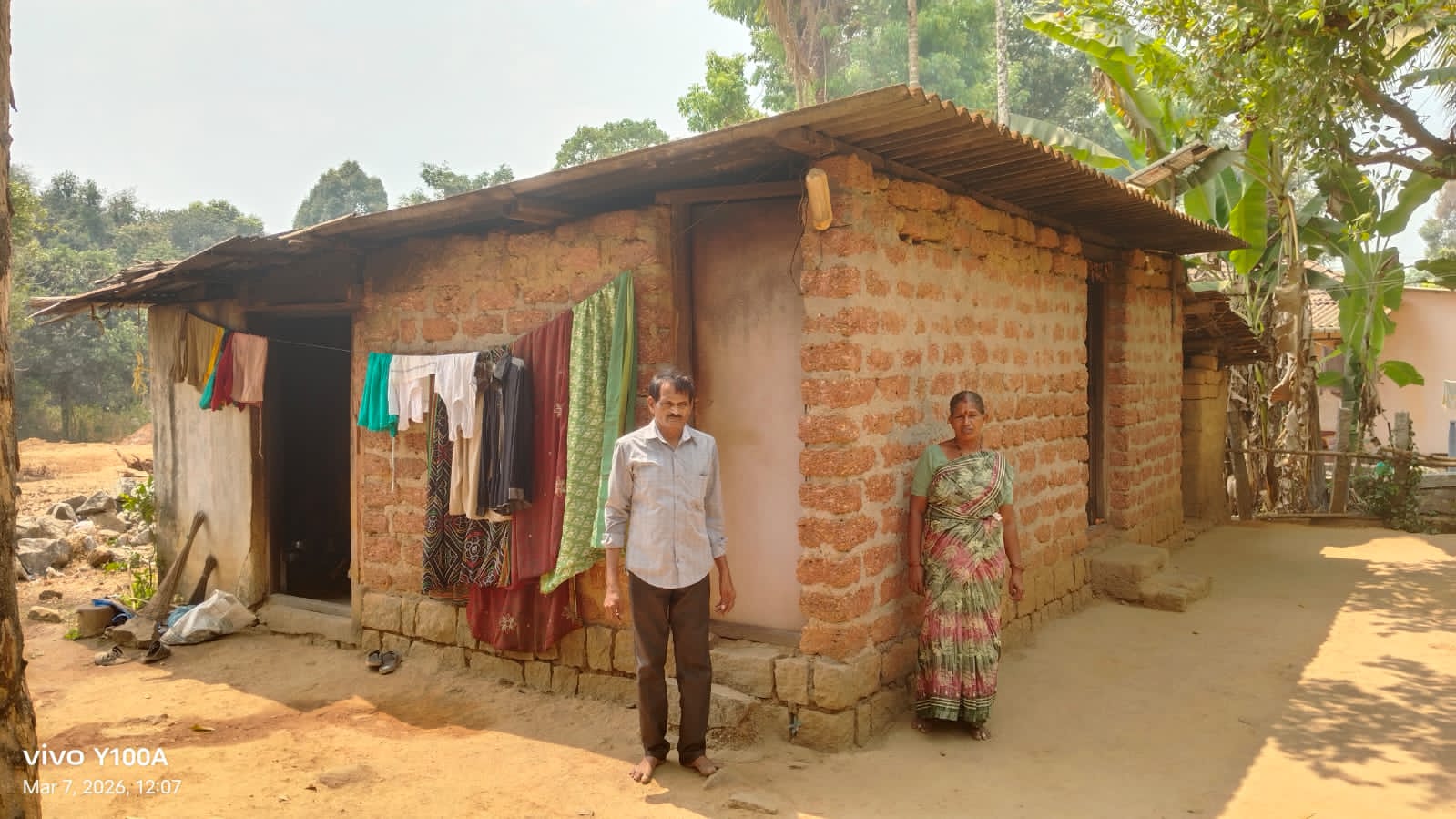 ಕಾರ್ಕಳದಲ್ಲಿ ವಿಶ್ವಕರ್ಮ ಸಮಾಜ ಹಾಗೂ ಕುಲಾಲ ಸಮಾಜದ ಕುಟುಂಬ ಮೇಲೆ ದೌರ್ಜನ್ಯ  ಕಣ್ಣು ಮುಚ್ಚಿ ಕೂತ ಜನ ಪ್ರತಿನಿಧಿಗಳು, ಆಡಳಿತ ವ್ಯವಸ್ಥೆ.! ನಮಗೆ ಅನ್ಯಾಯ ಮಾಡಬೇಡಿ, ದಬ್ಬಾಳಿಕೆ ಮಾಡಬೇಡಿ ಎನ್ನುತ್ತಾ ಸಮಾಜದ ಎದುರು ಕೈ ಚಾಚುತ್ತಿರುವ ಈ ಕುಟುಂಬ ಕಾರ್ಕಳದ ಕುಕ್ಕುಂದೂರುನದ್ದು.